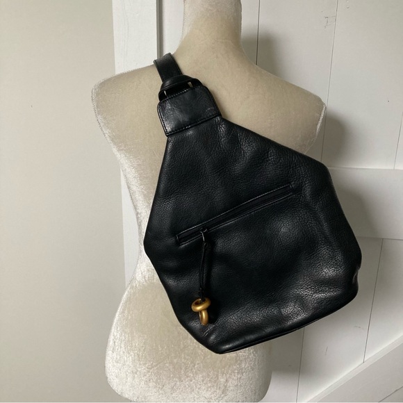 Lord & Taylor Handbags - Vintage 90s Y2K Lord & Taylor pebbled leather sling backpack purse bag